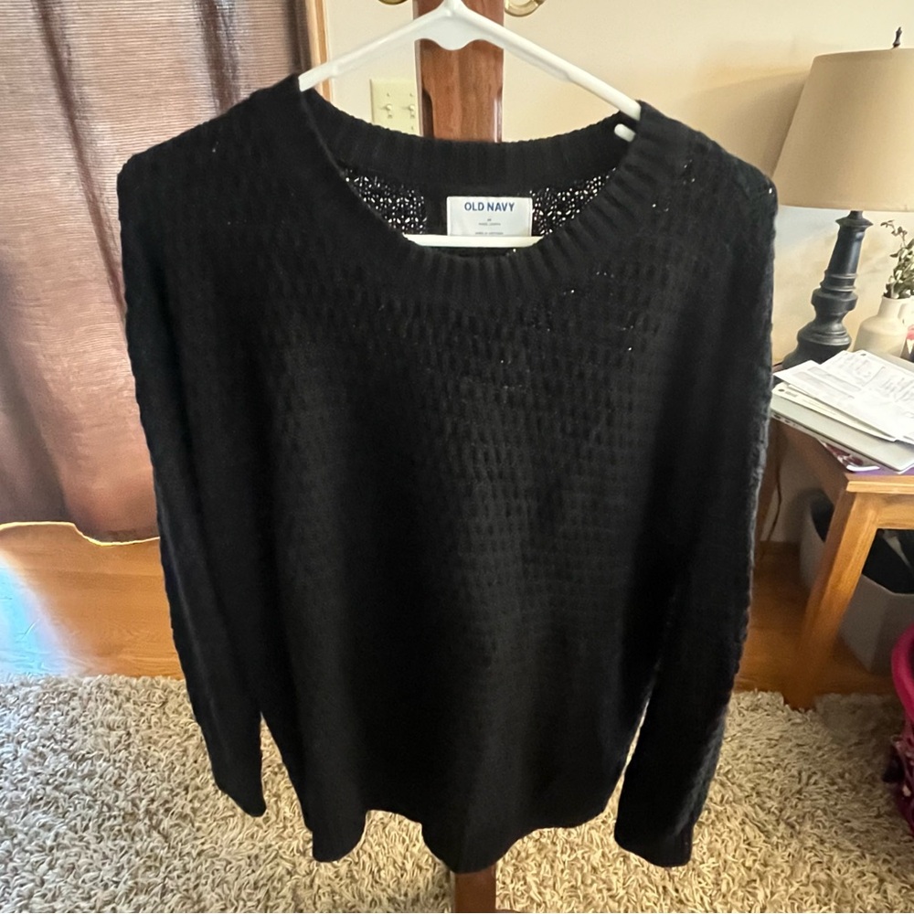Old navy tunic length black sweater crew neck